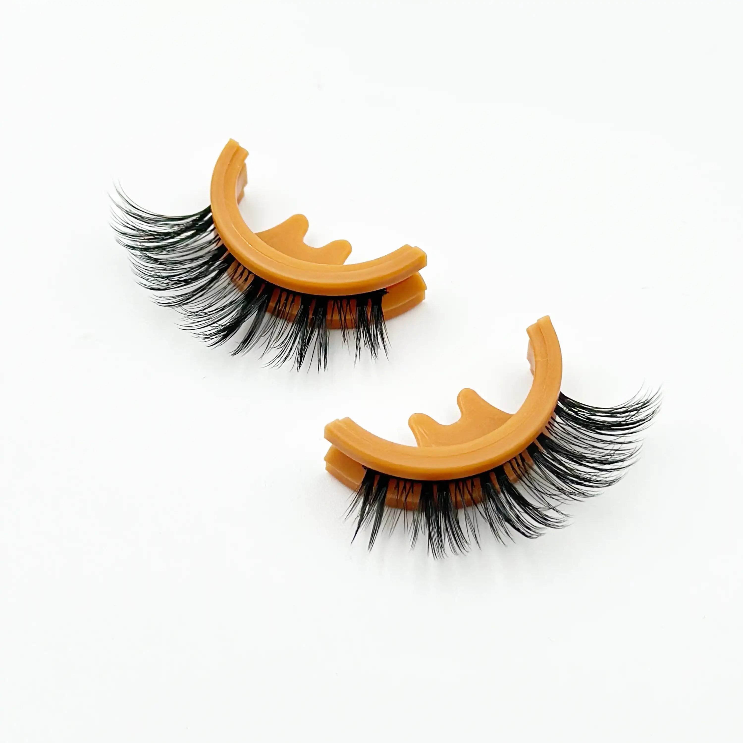Vitamin B3 lash band tray, fluttery chic, effortless lift available in Dubai. 